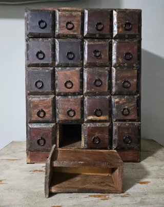 Mueble joyero madera y metal