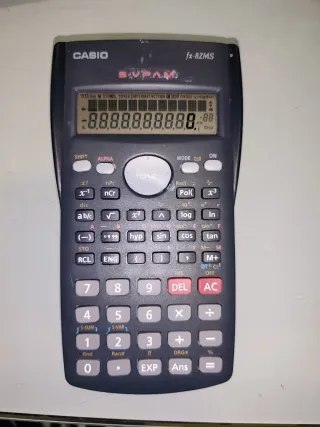 Calculadora Casio fx-82MS