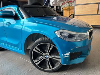 Coche eléctrico infantil BMW 6 GT