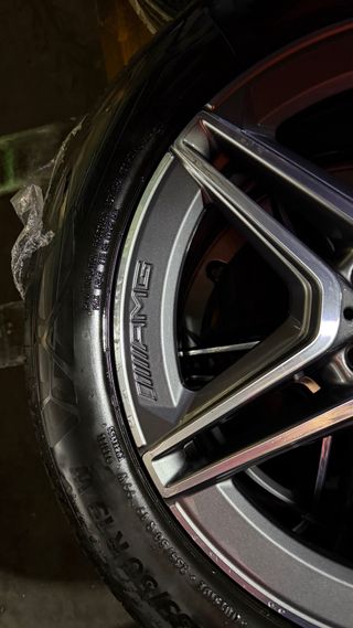 Llantas R19 AMG con neumáticos continental