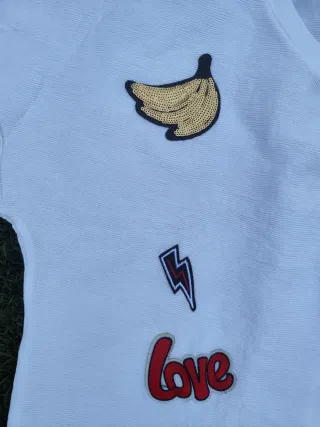 Camiseta blanca con parches divertidos Talla L/XL