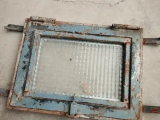 Tapa de registro con marco y cristal