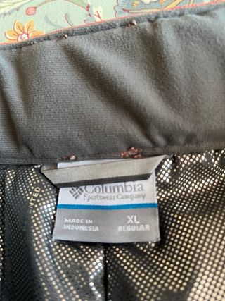 Chaqueta Columbia Negra y Roja con pantalon