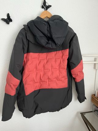 Chaqueta Columbia Negra y Roja con pantalon