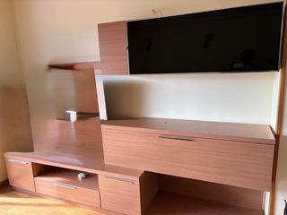 Mueble moderno salón madera natural