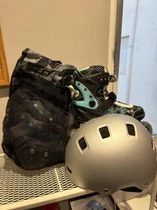 Patines en línea + Casco + Protecciones