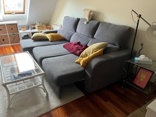 Sofá cama gris y amarillo