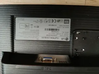 Pantalla LG 19 4/3 Plata