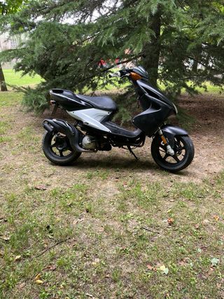 Yamaha Aerox Scooter Negro/blanco