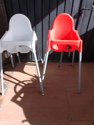 Trona infantil blanca y roja