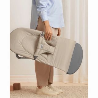 Hamaca Balance Soft Baby Björn + Toy