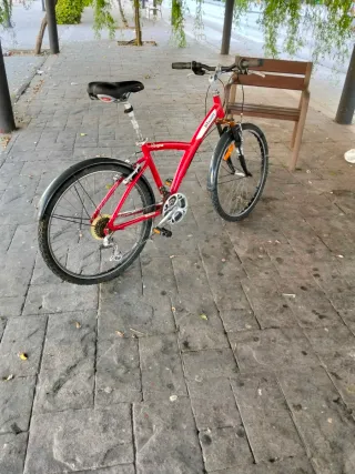 Bicicleta BTWIN Roja