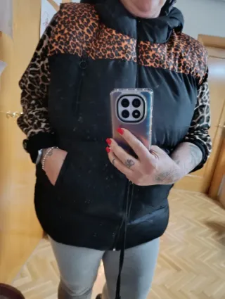 Chaleco Negro con Estampado Animal