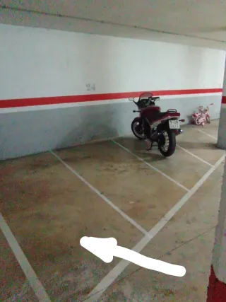 Parking moto grande o 2 motos en Vallirana.