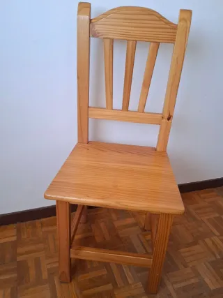 Mesa de salón 140 x 80 con cristal y 4 sillas