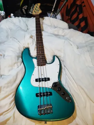 Bajo Eléctrico Fernandes Japan