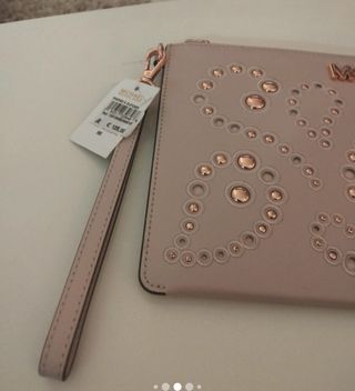 Pochette Michael Kors rosa cipria con borchie