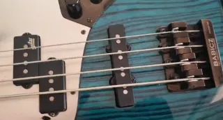 Bajo Eléctrico LTD PT 4 Pancho Tomaselli