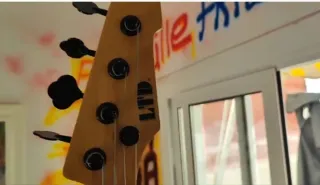 Bajo Eléctrico LTD PT 4 Pancho Tomaselli