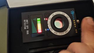 Detector de Cámaras/GPS/micrófonos espías etc..