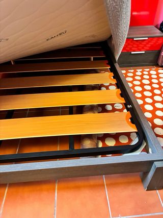 Estructura cama 135cm y mueble espejo