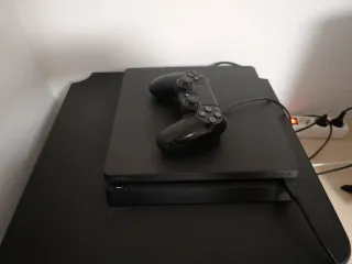 PS4 (PlayStation 4) Negra + Juegos 500Gb