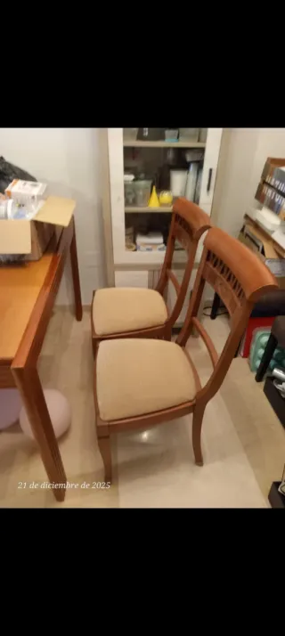 Lote mesa y 2 sillas madera