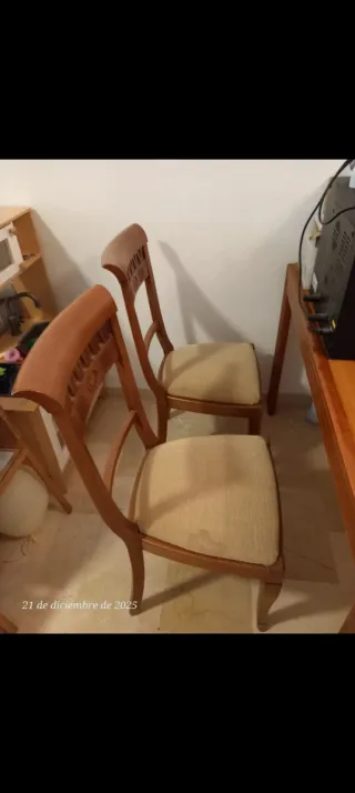 Lote mesa y 2 sillas madera