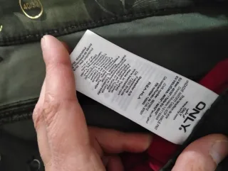 Pantalón camuflaje ONLY desgastado Talla M