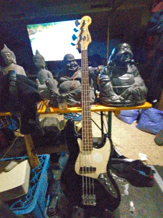 Bajo Eléctrico Fender SQUIER Made in China