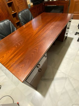 Escritorio de despacho de grandes dimensiones