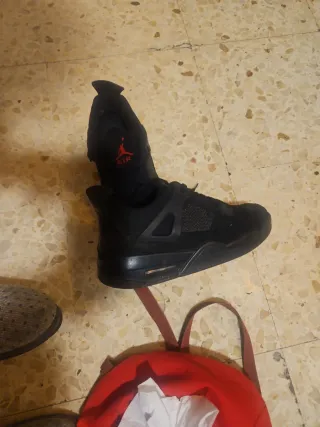 Zapatillas Jordan Air Negras Rojas