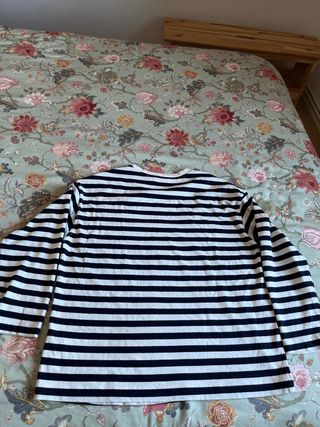 Camiseta de rayas azul y blanco