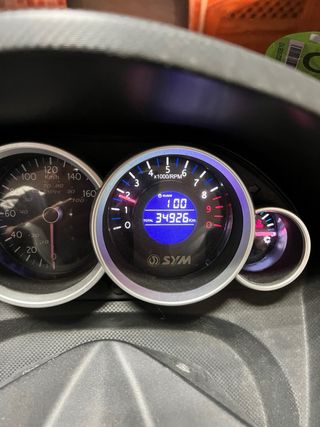Moto SYM Joymax 300 Negra/Gris en perfecto estado