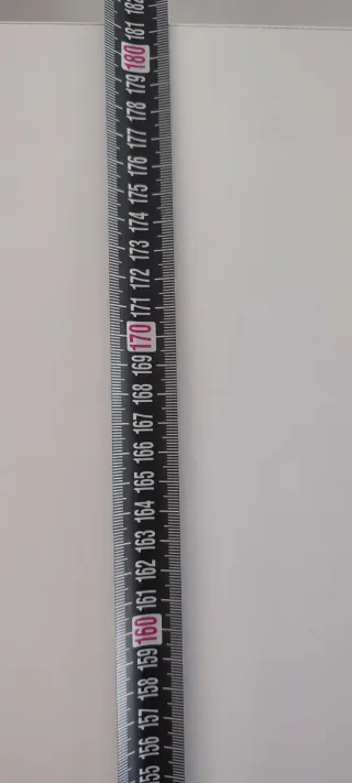 Muebles de cocina beige y blancos