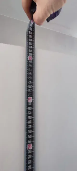 Muebles de cocina beige y blancos