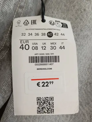 Pantalón vaquero Bershka gris talla 40, modelo Mom