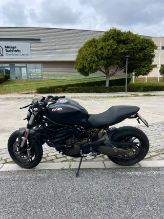 Ducati Monster 821 Negra