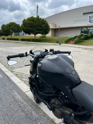 Ducati Monster 821 Negra
