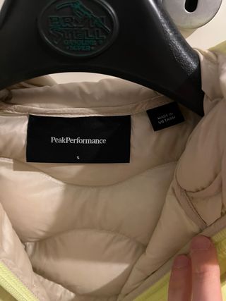 Piumino Peak Performance giallo