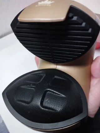 Altavoz Bluetooth Dorado