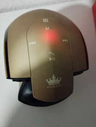 Altavoz Bluetooth Dorado