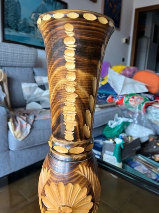 Vaso in legno vintage decorato a mano