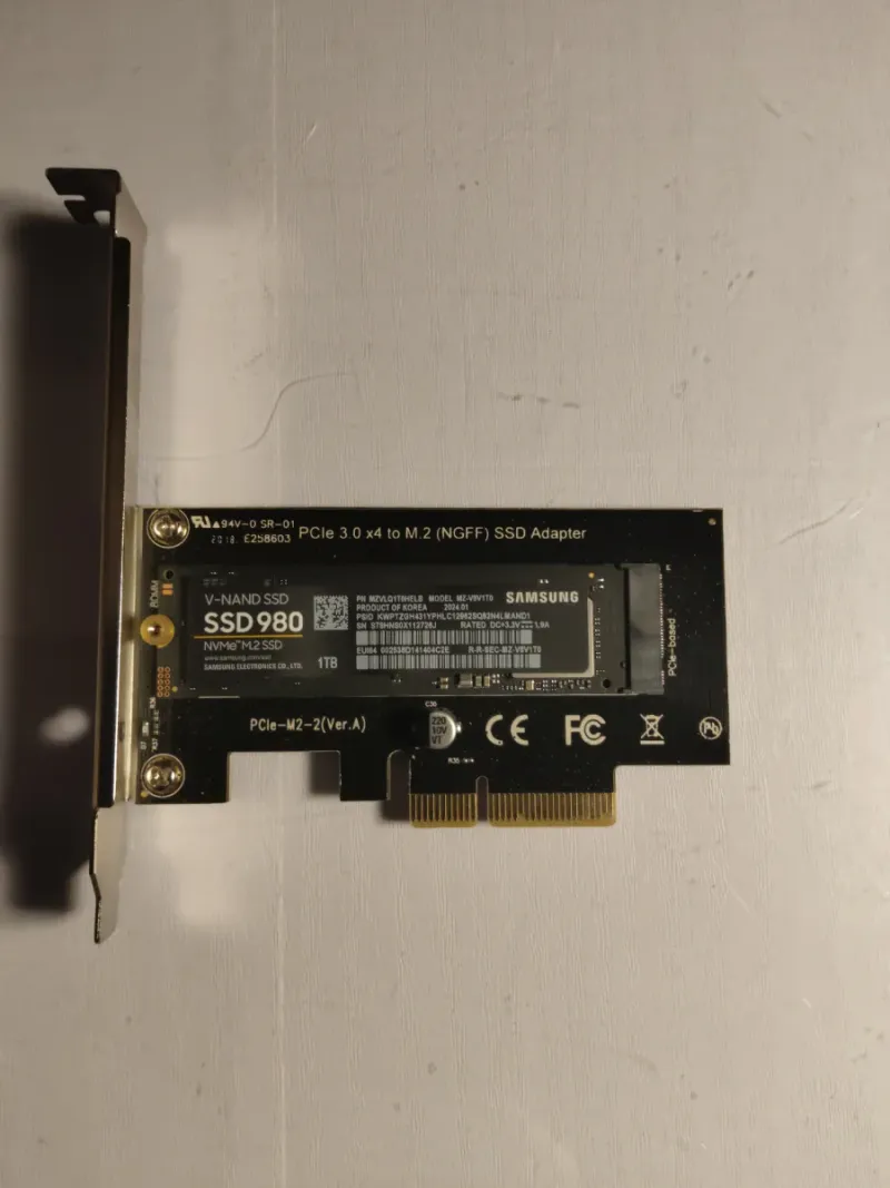 Samsung 980 1TB NVMe M.2 SSD + Adaptador PCIe