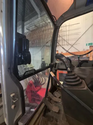 Retroexcavadora Takeuchi 3.500 kg