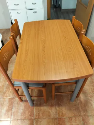 Mesa extensible cocina + 4 sillas BAILEN