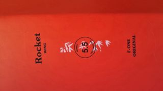 Tabla F-One 5’5” x 27” x 4.3” — 88L con funda