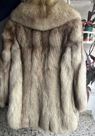 Abrigo de piel de zorro blanco