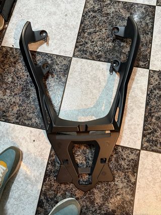 Baúl para 2 cascos + Soporte Original. Yamaha xmax