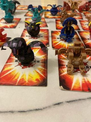 Lotto Bakugan con carte